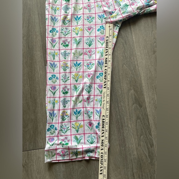 Crown And Ivy Printed Notch Capri Pajama Set Women’s Small - Picture 10 of 11